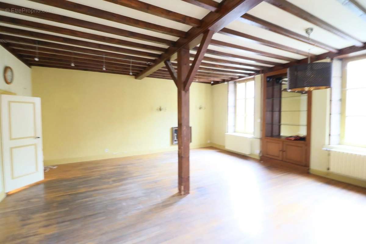 Appartement à AUXONNE