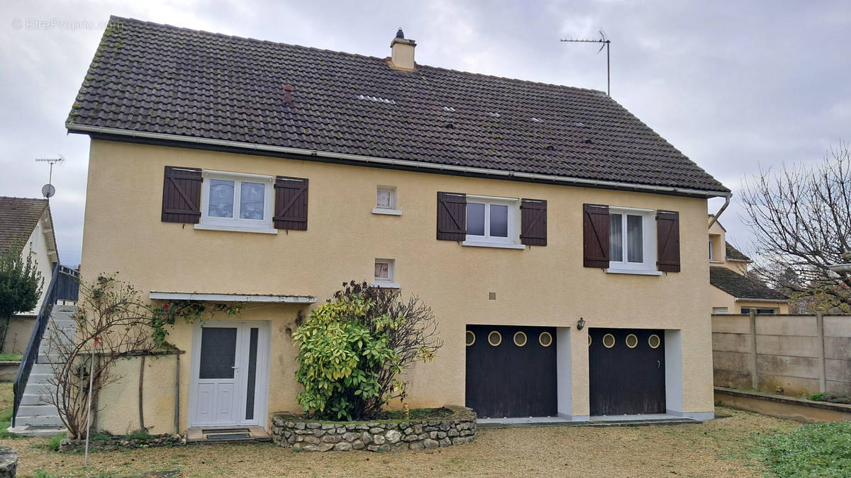 Maison à VARENNES-SUR-SEINE