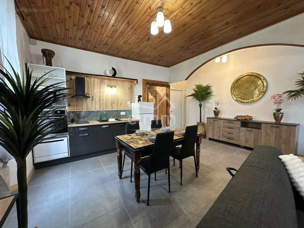 Appartement à LARAGNE-MONTEGLIN