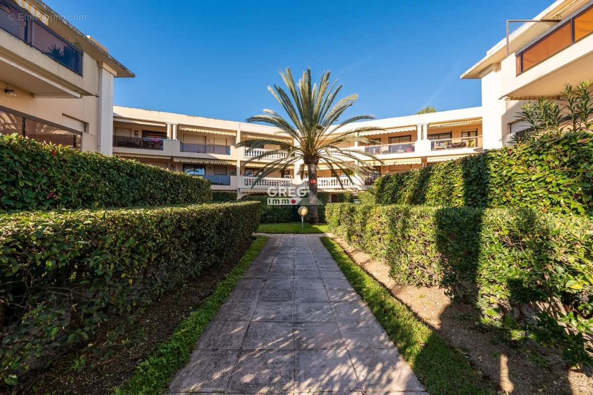 Appartement à VILLENEUVE-LOUBET