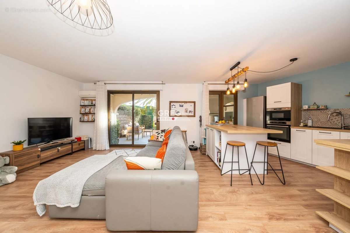 Appartement à VILLENEUVE-LOUBET