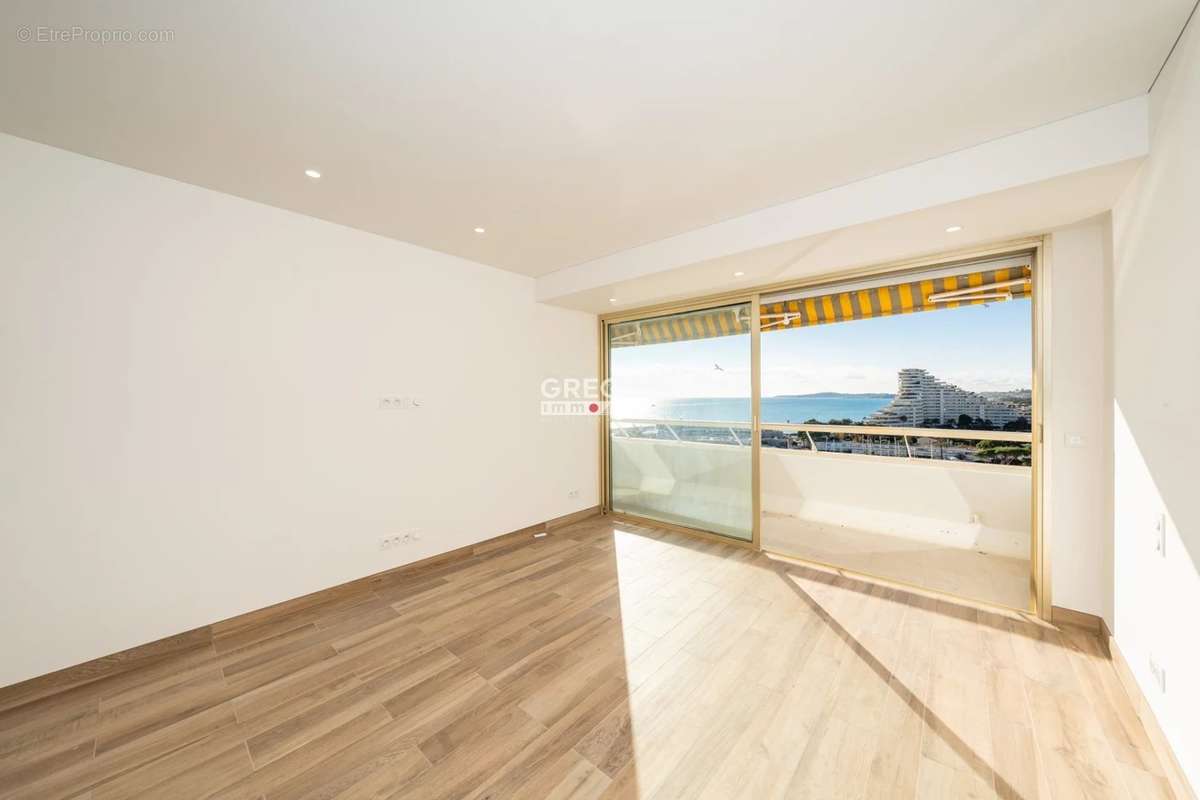 Appartement à VILLENEUVE-LOUBET