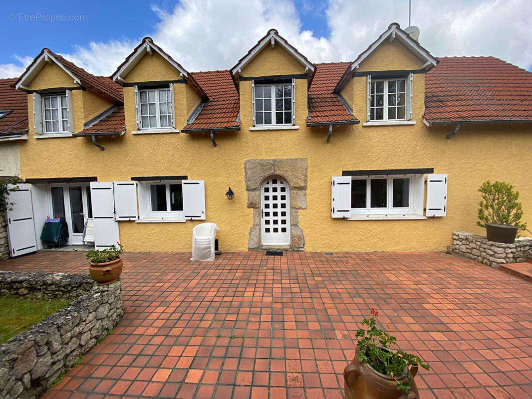 Maison à SAINT-JEAN-DE-LA-RUELLE