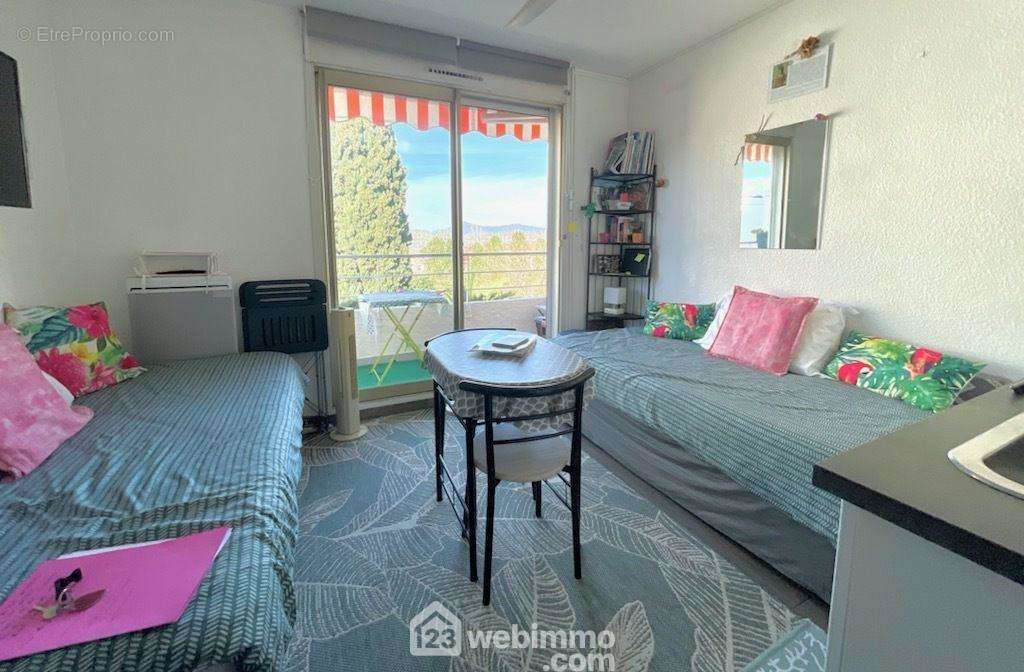 Joli studio avec terrasse au calme. - Appartement à SAINT-TROPEZ