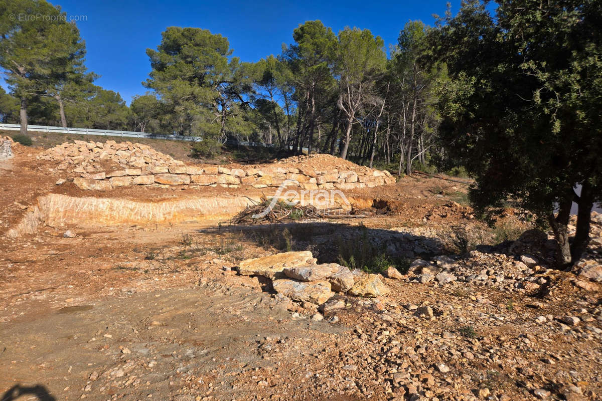 Terrain à SALERNES