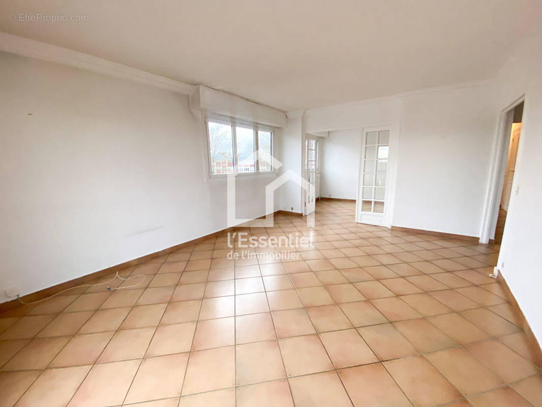 Appartement à VERNEUIL-SUR-SEINE