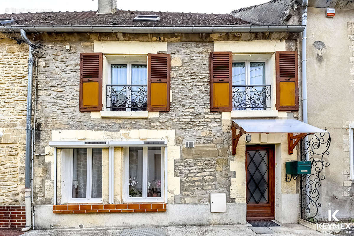 Appartement à MOUY