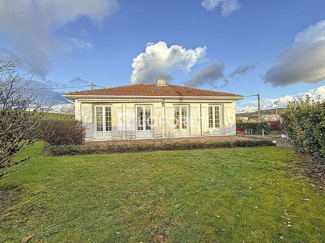 Maison à SAINT-ETIENNE-DU-ROUVRAY