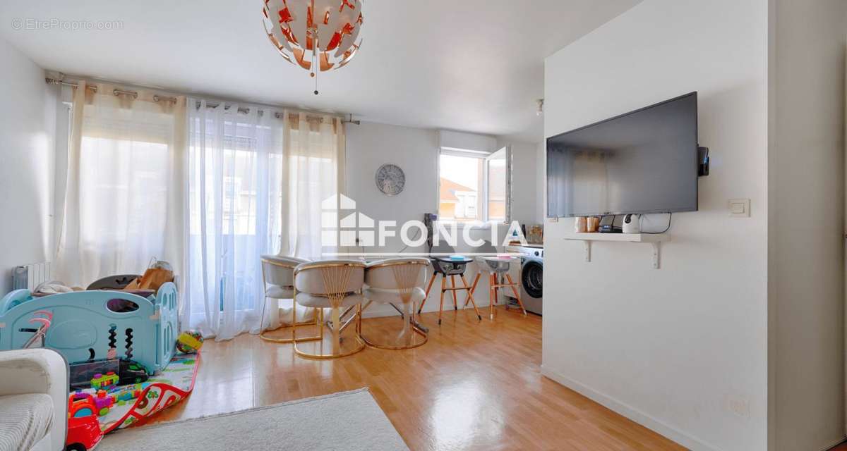 Appartement à CHOISY-LE-ROI