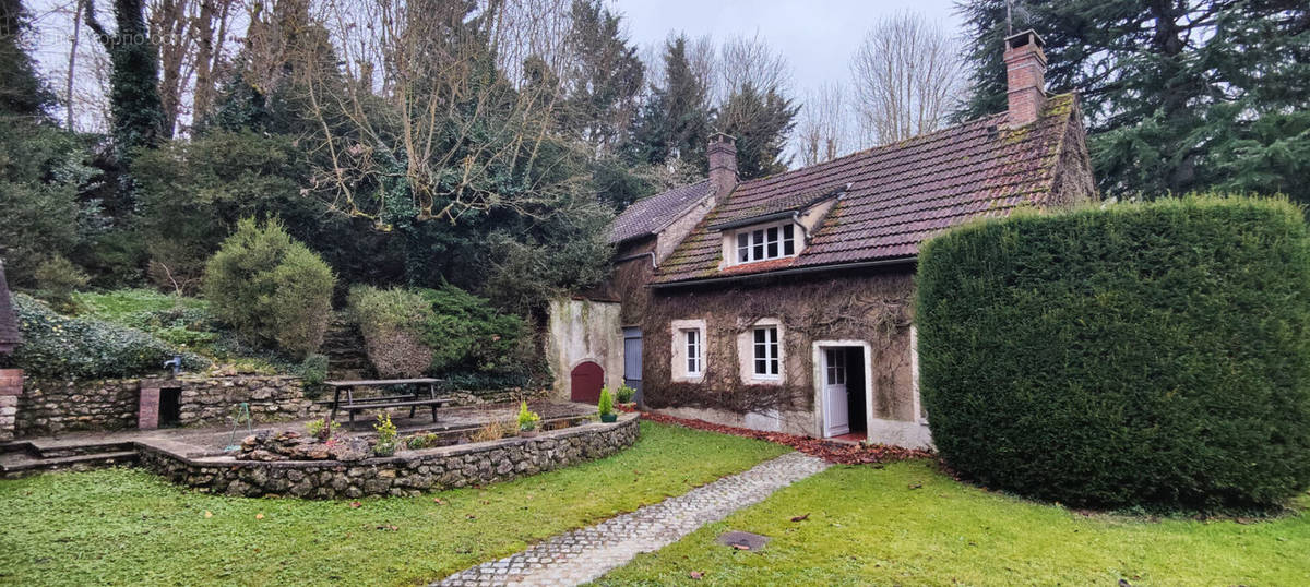 Maison à ECROSNES