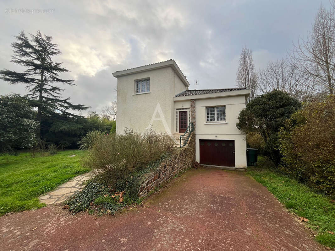 Maison à L&#039;AIGUILLON-SUR-VIE