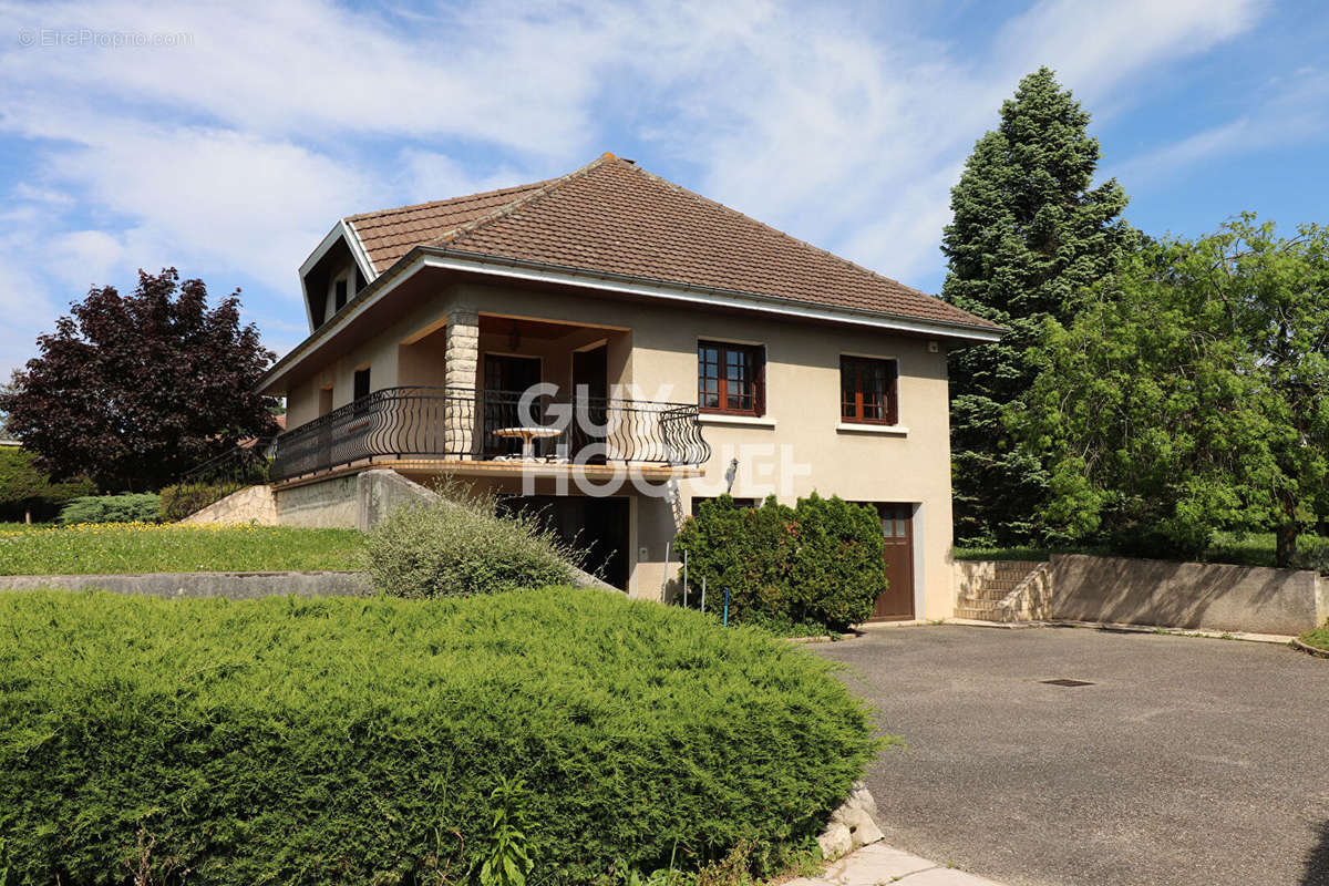 Maison à SAINT-BONNET-DE-MURE