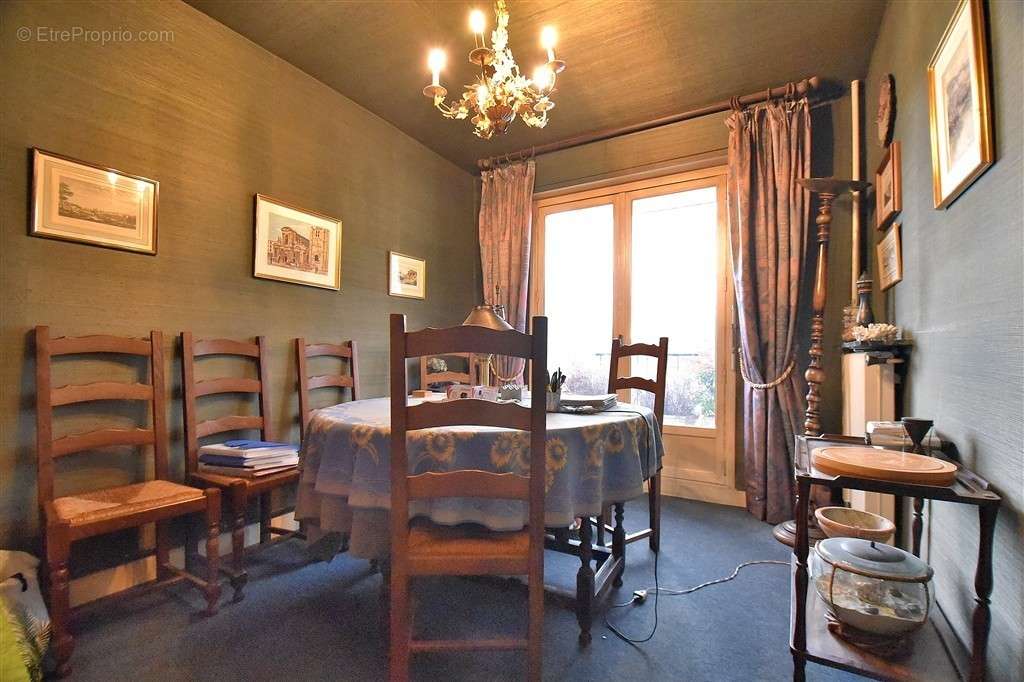 Appartement à SAINT-MAUR-DES-FOSSES