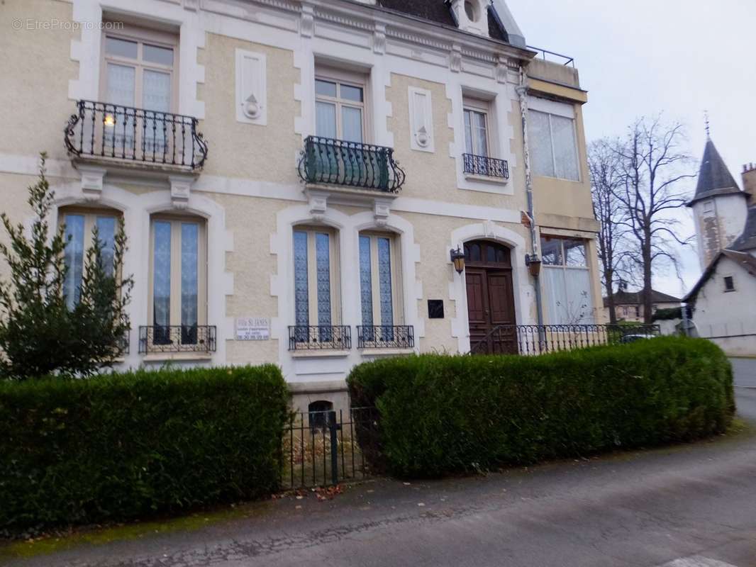 Appartement à NERIS-LES-BAINS