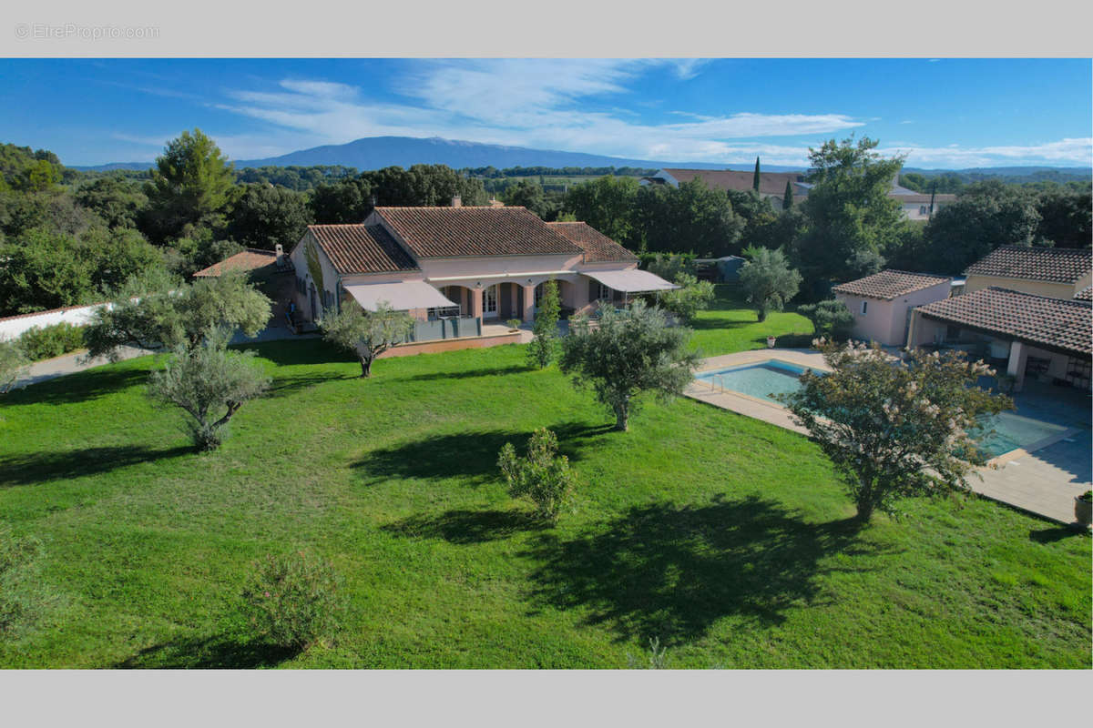 Maison à PERNES-LES-FONTAINES