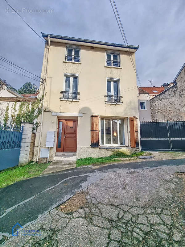 Appartement à LA FRETTE-SUR-SEINE