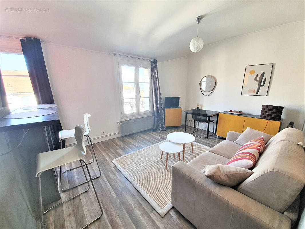 Appartement à COURBEVOIE