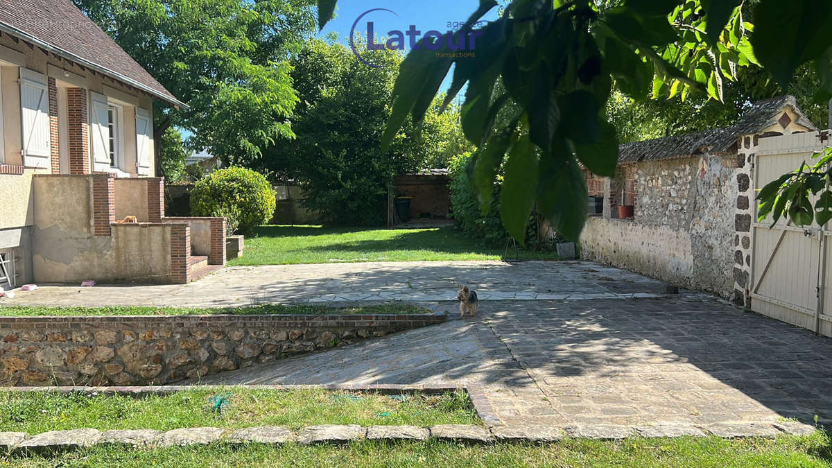 Maison à CHATEAUNEUF-EN-THYMERAIS