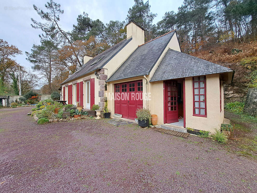 Maison à PLOURIVO