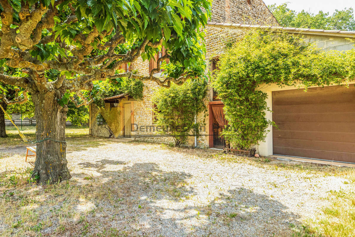 Maison à BUISSON