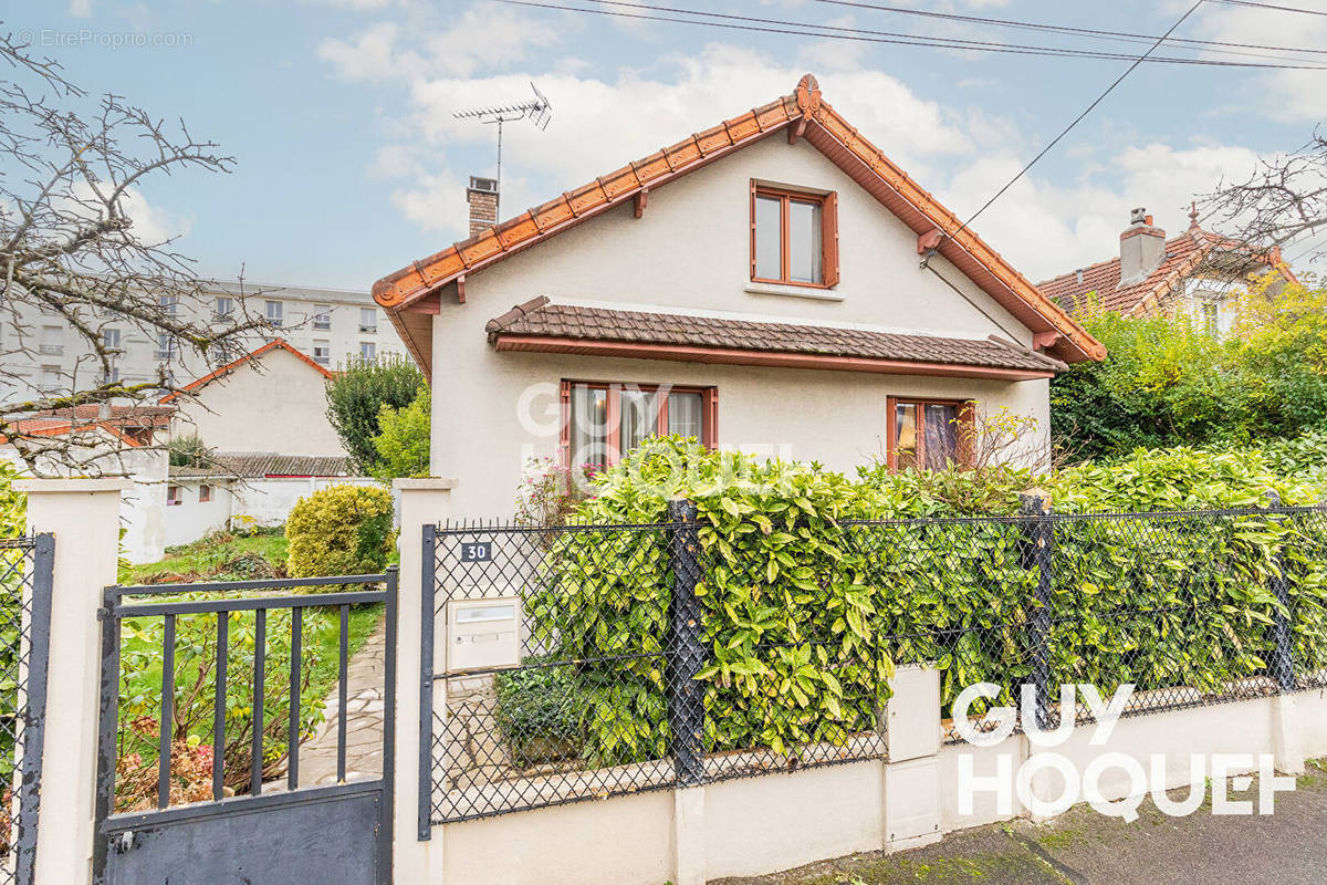 Maison à SAVIGNY-SUR-ORGE