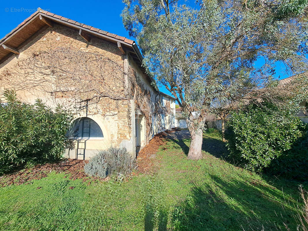 Maison à VILLENEUVE-DE-MARSAN