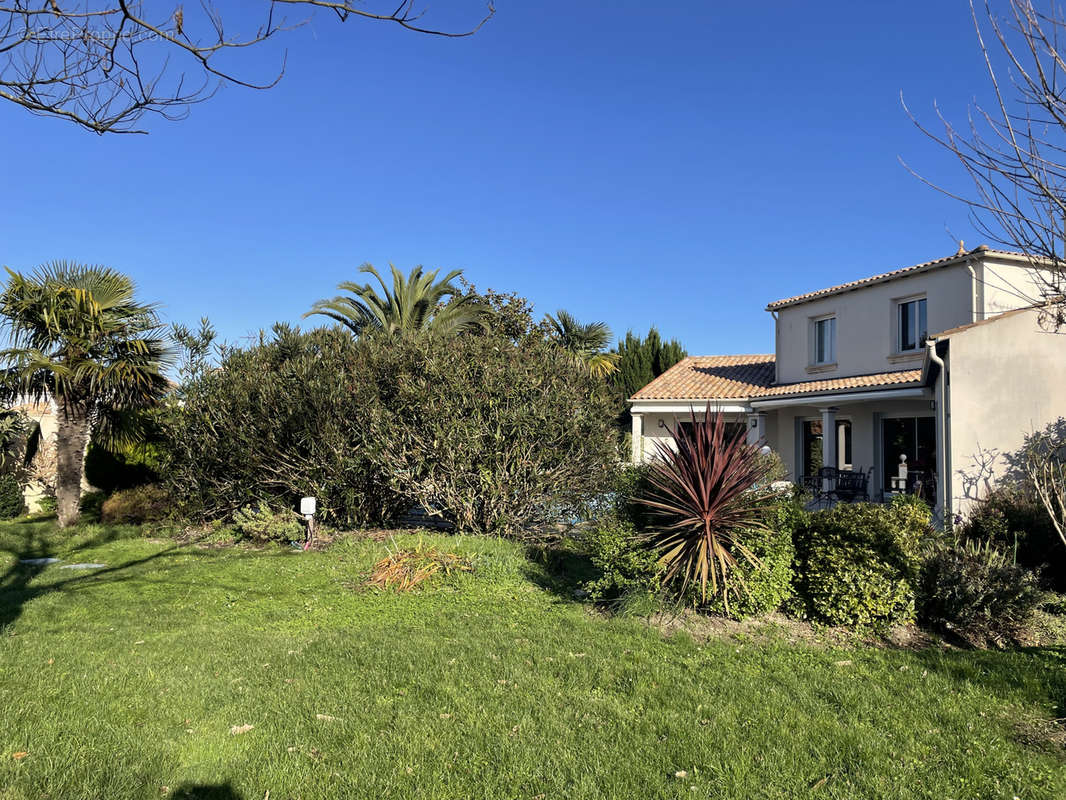 Maison à SALLES-SUR-MER