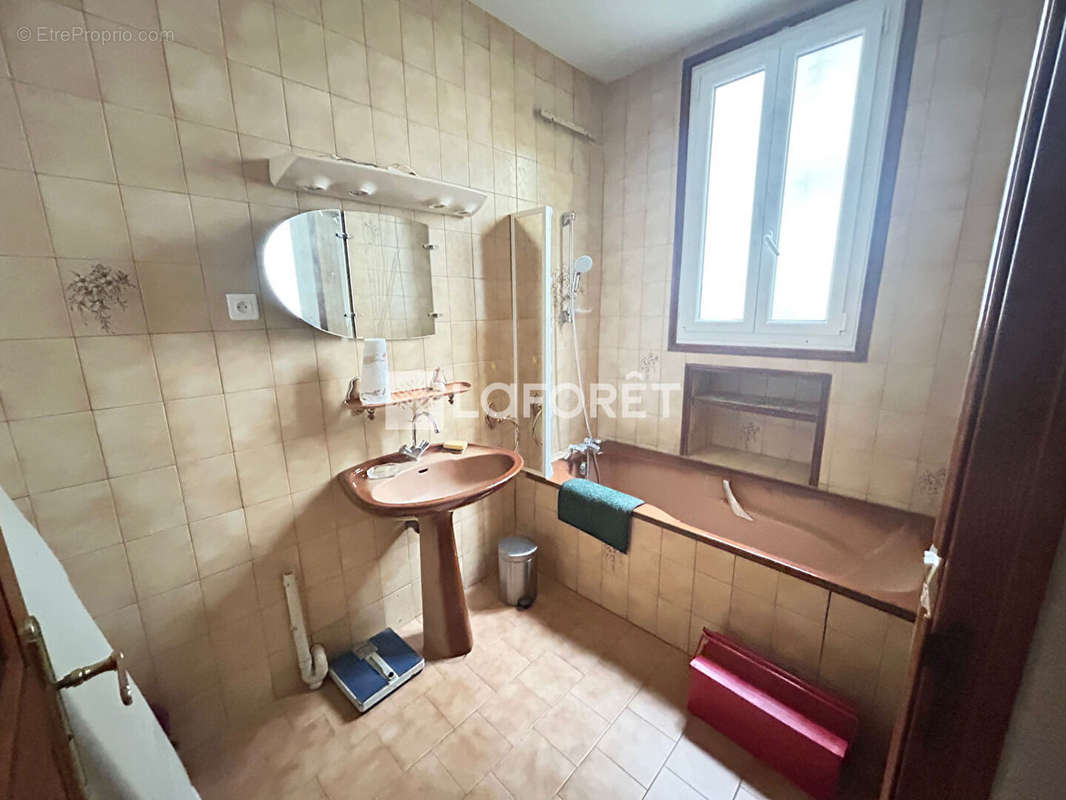 Appartement à PARIS-14E