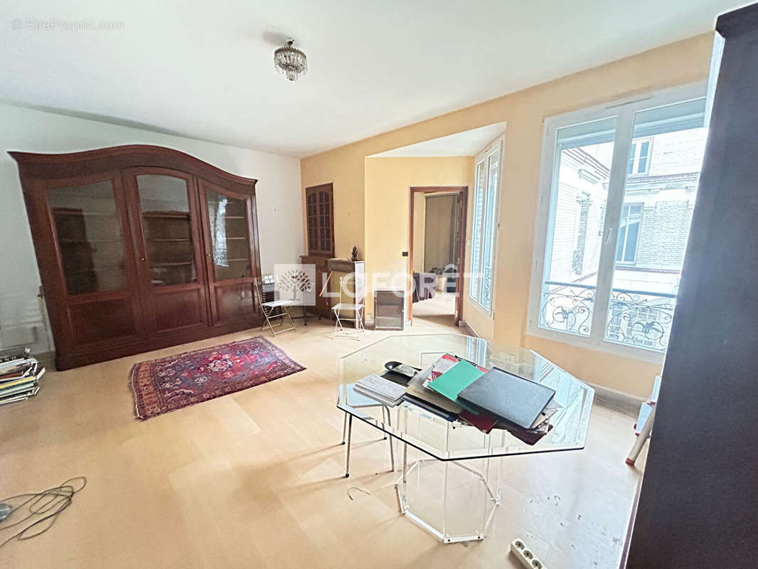 Appartement à PARIS-14E