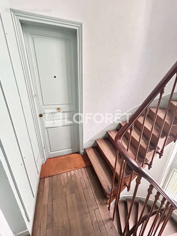 Appartement à PARIS-14E