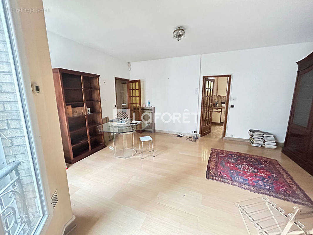 Appartement à PARIS-14E