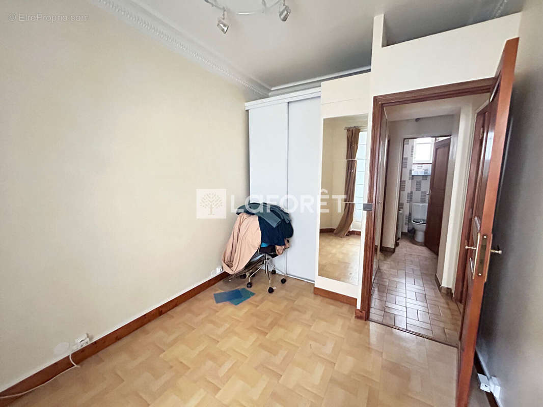 Appartement à PARIS-14E