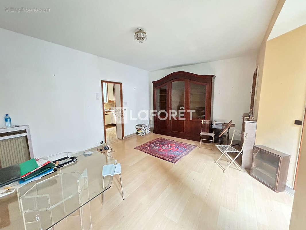 Appartement à PARIS-14E