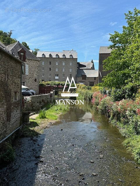 Maison à JUGON-LES-LACS