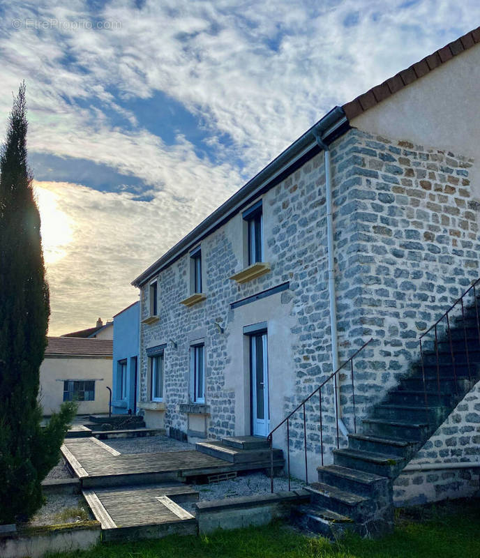 Maison à SAINT-BERAIN-SOUS-SANVIGNES