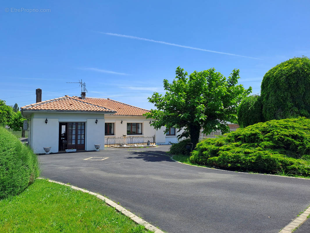 Maison à LEOGNAN