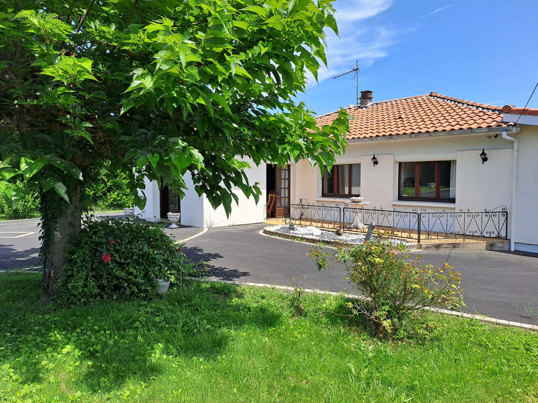 Maison à LEOGNAN