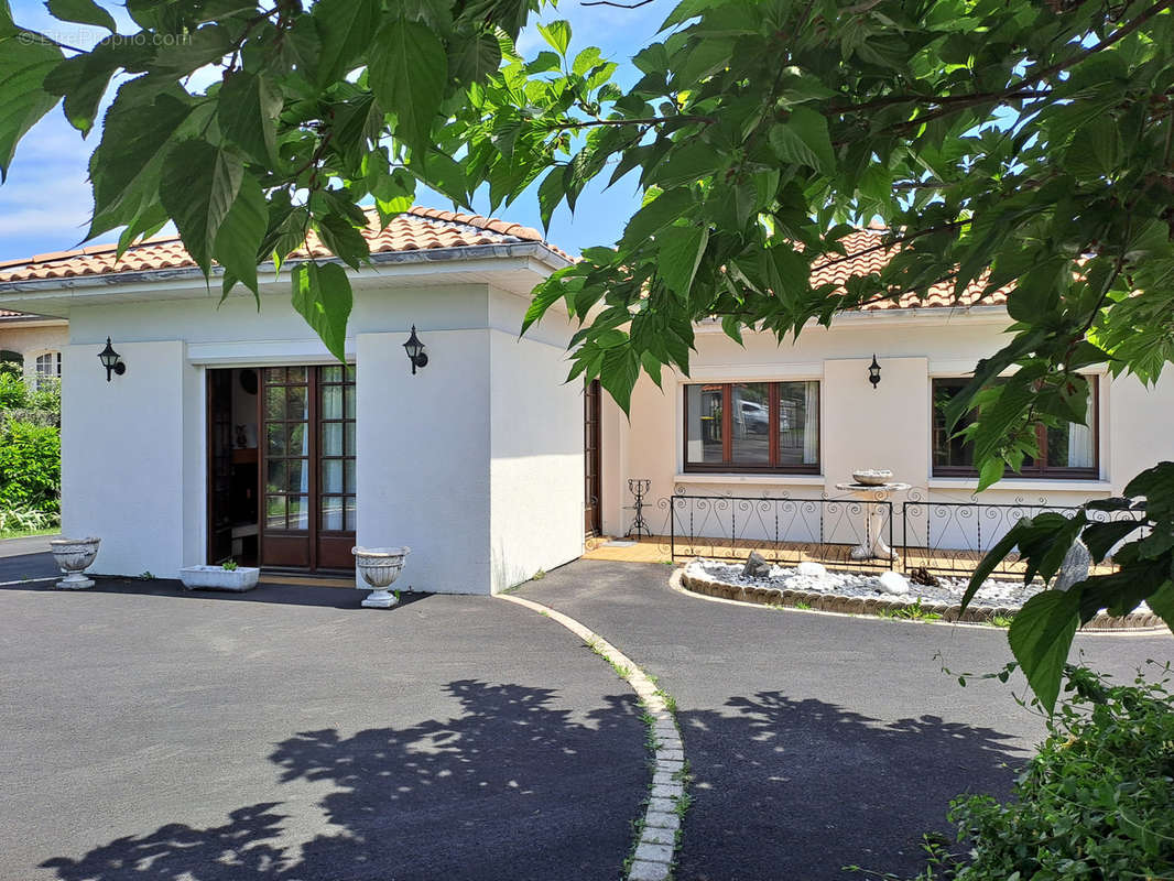 Maison à LEOGNAN