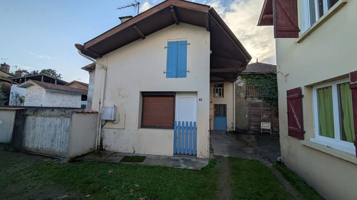 Maison à AMOU