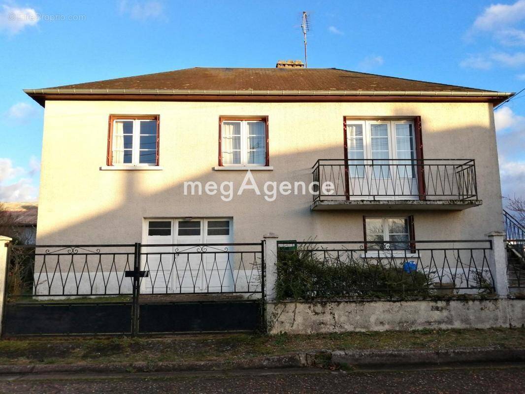 Maison à NEUNG-SUR-BEUVRON