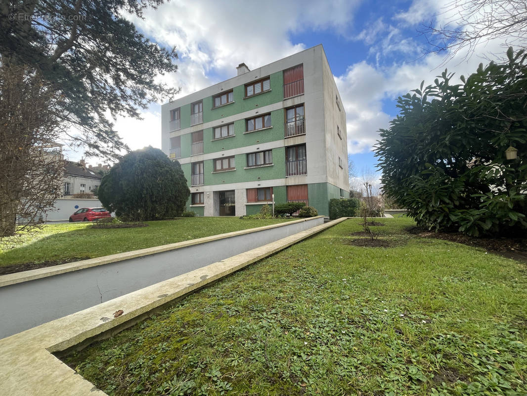 Appartement à LE PERREUX-SUR-MARNE