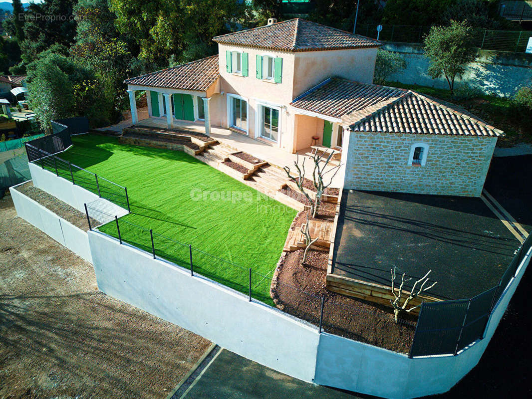 Maison à CARNOULES