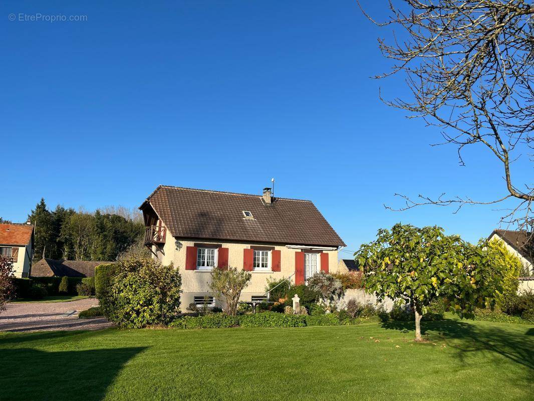 Maison à MERY-CORBON