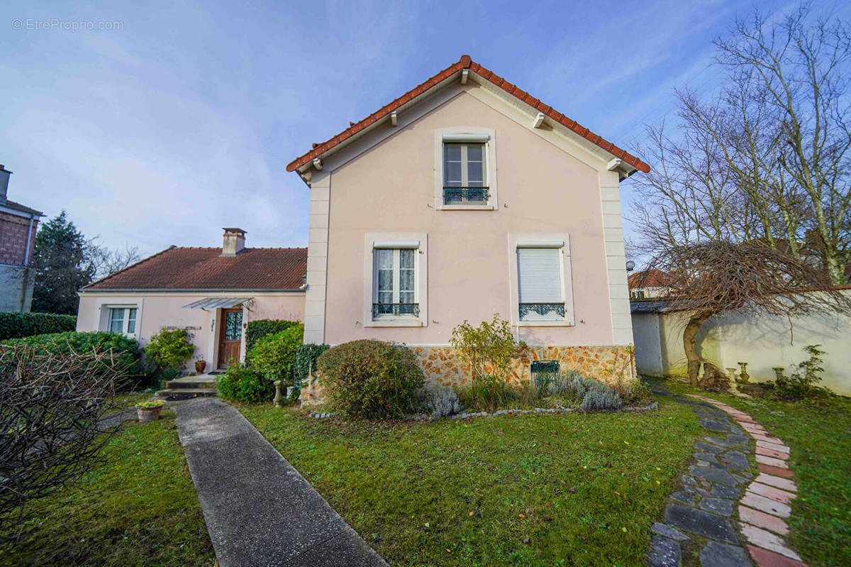 Maison à LAGNY-SUR-MARNE