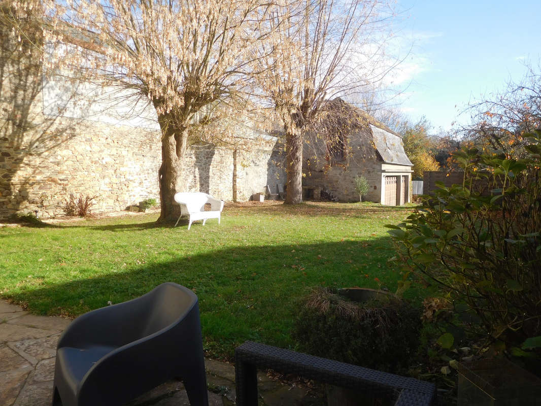 Maison à SAINT-YRIEIX-LA-PERCHE