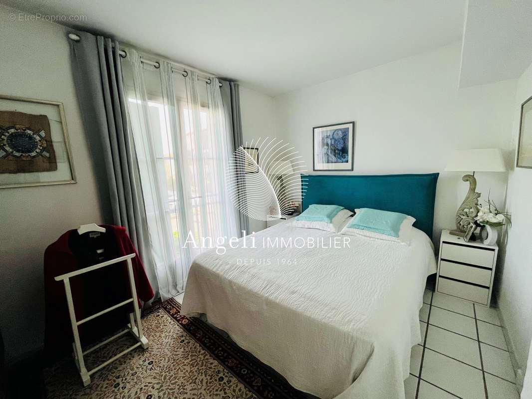 Appartement à ROQUEBRUNE-SUR-ARGENS