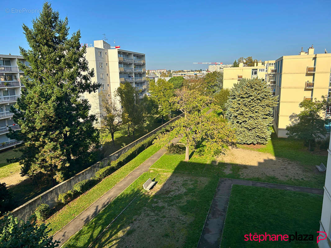 Appartement à LYON-8E