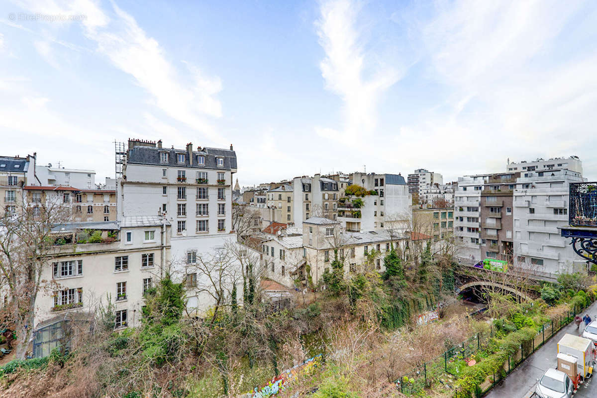 Appartement à PARIS-14E