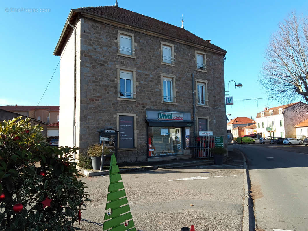 Appartement à SAINT-ROMAIN-LA-MOTTE