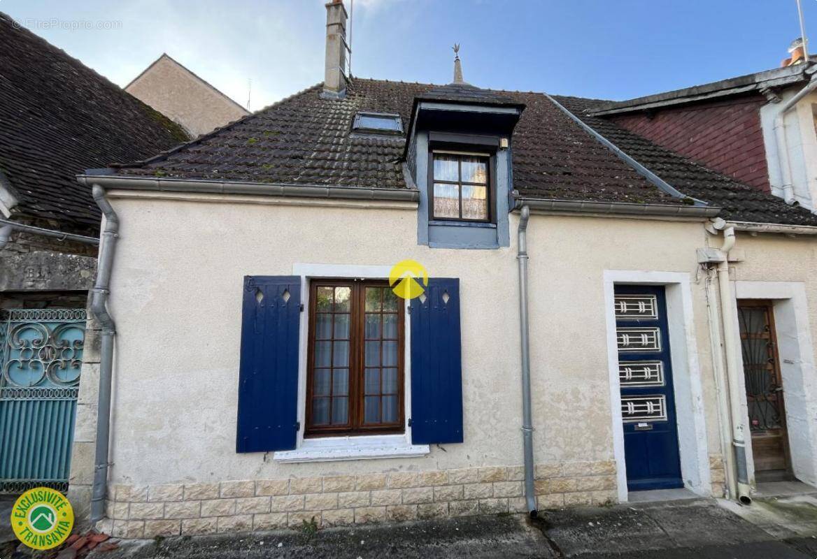 Maison à CHATEAUNEUF-SUR-CHER